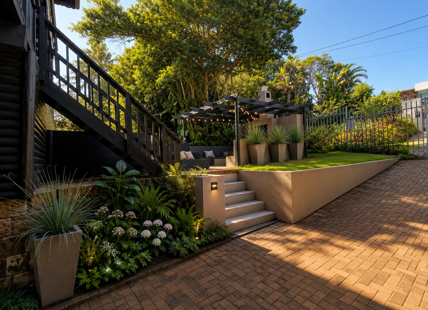Landscaped garden and covered outdoor entertainment area